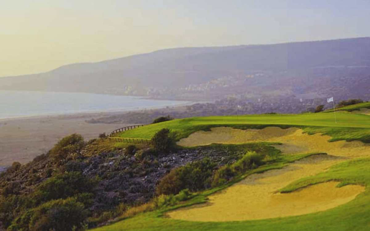 Parcours de golf face à l’océan Atlantique près d’Agadir